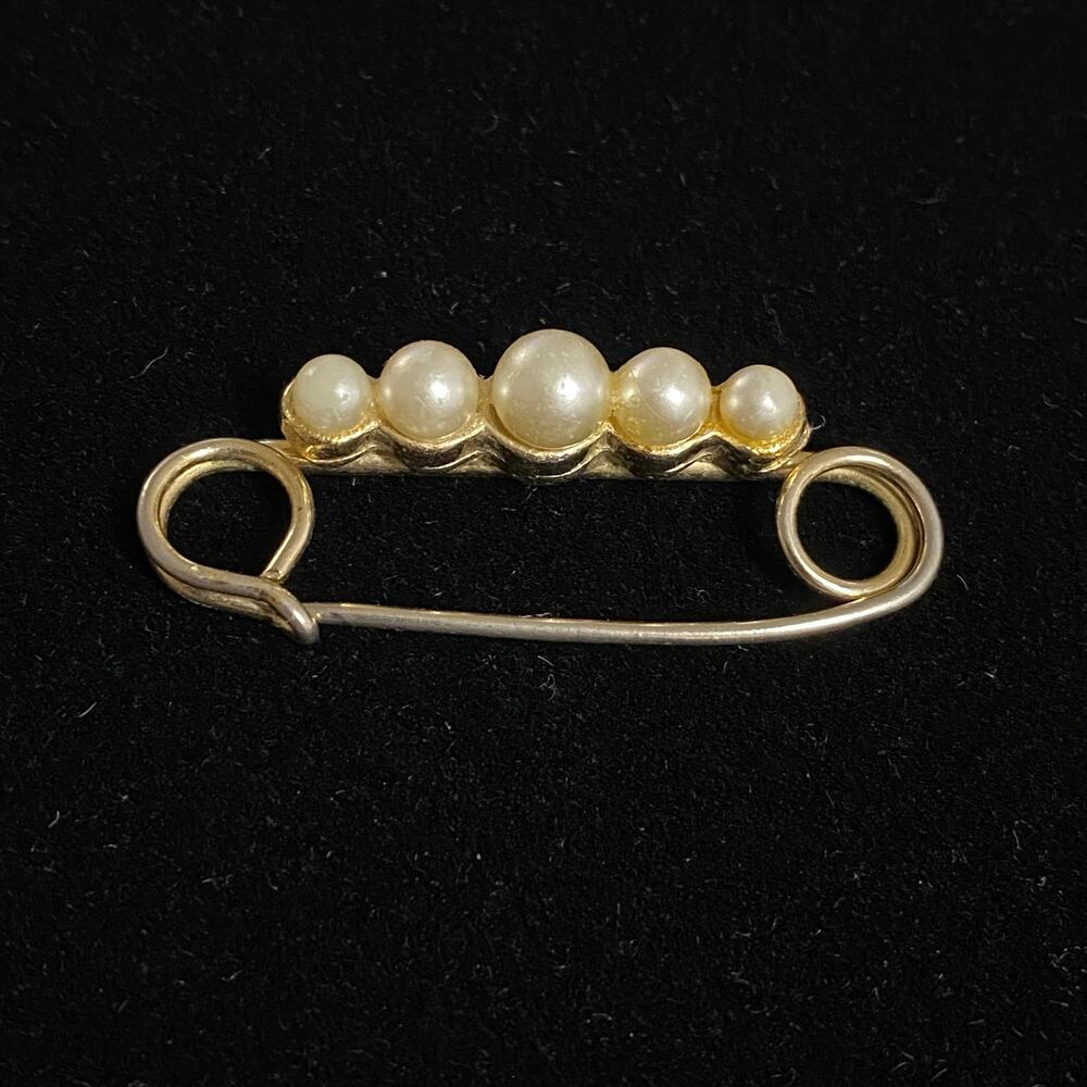 Vintage Gold Tone Faux Pearl Kilt Pin Brooch 1.5" long - Danty Classy Quiet Lux